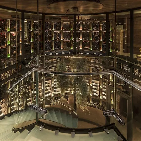 Four Seasons Hotel 5*