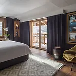 Four Seasons فندق 5*