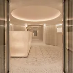 Four Seasons موجوف