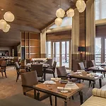 מלון Four Seasons 5*
