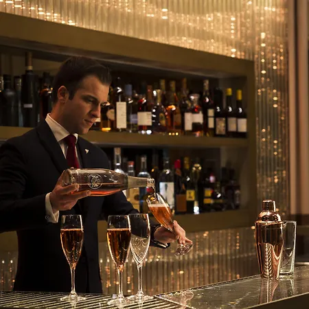 酒店 Four Seasons 5*