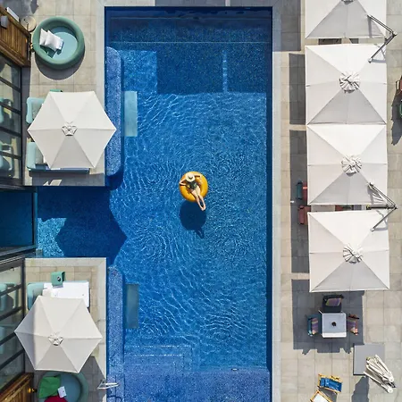 Four Seasons Hotel