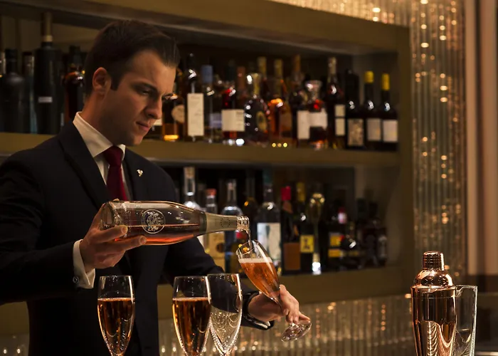 Otel Four Seasons 5*