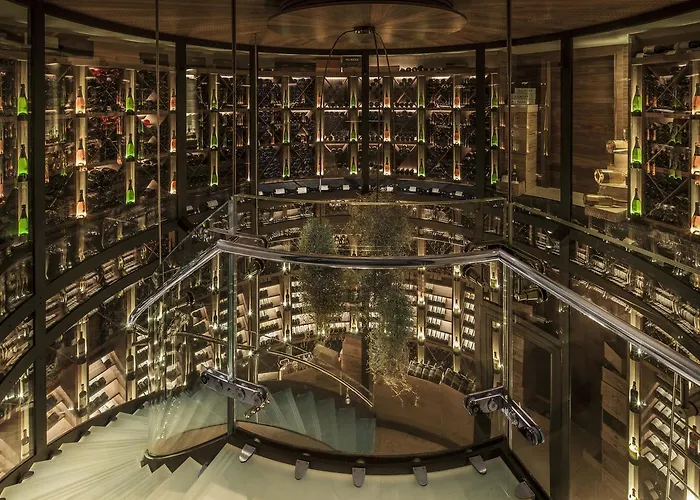 Four Seasons Hotel 5*